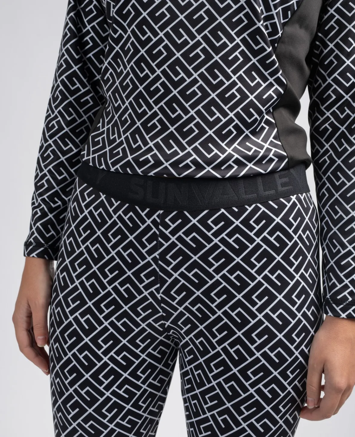 Sun Valley Rika Noir Best